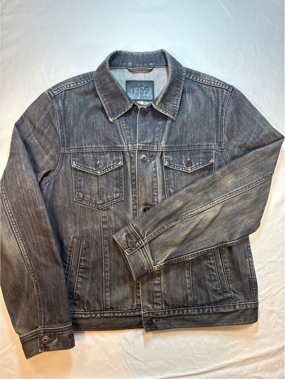 GAP 1969 Black Washed Denim Trucker Jacket Men’s M Distressed Y2K